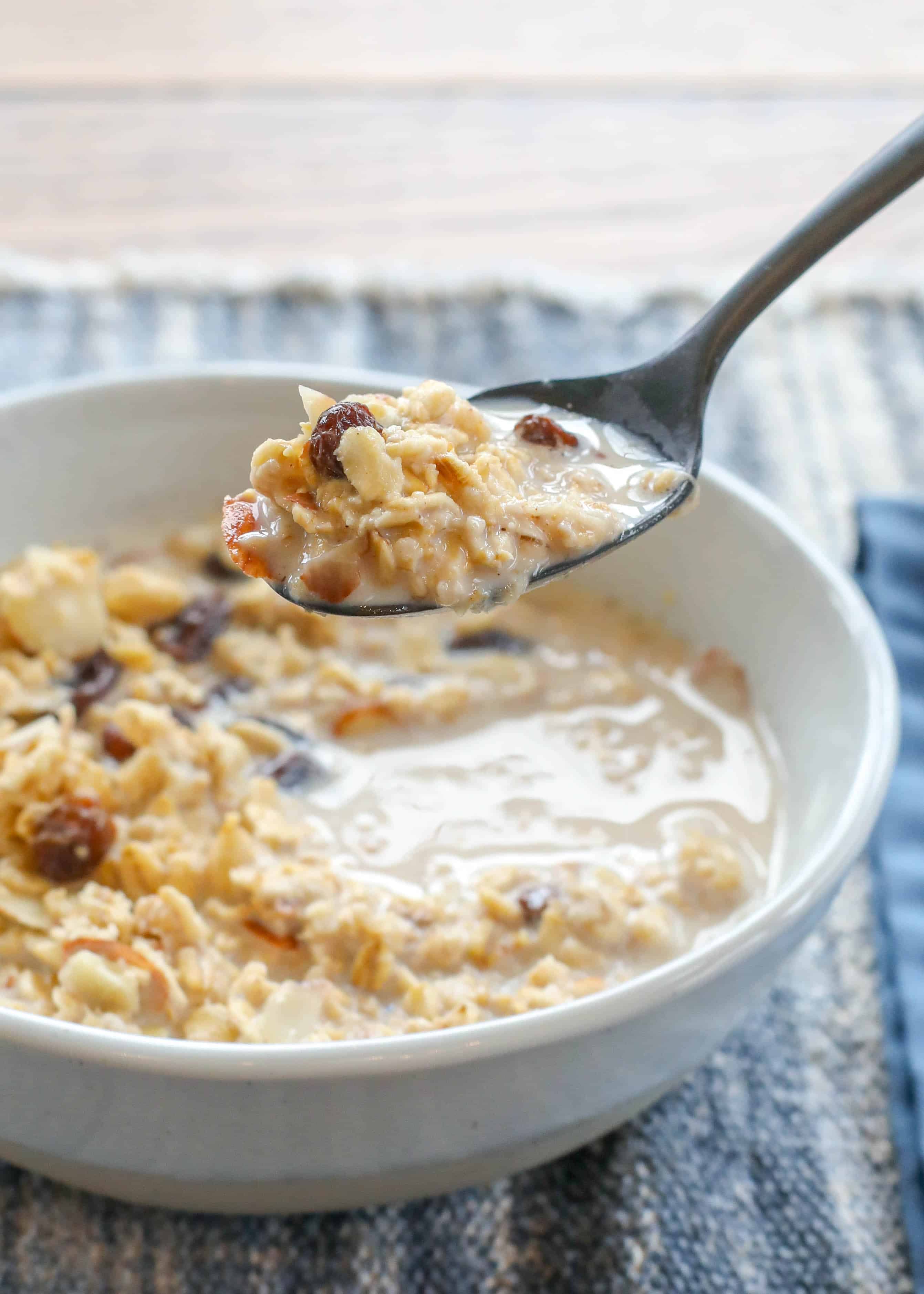 Easy Crockpot Almond Raisin Oatmeal for Delicious Mornings